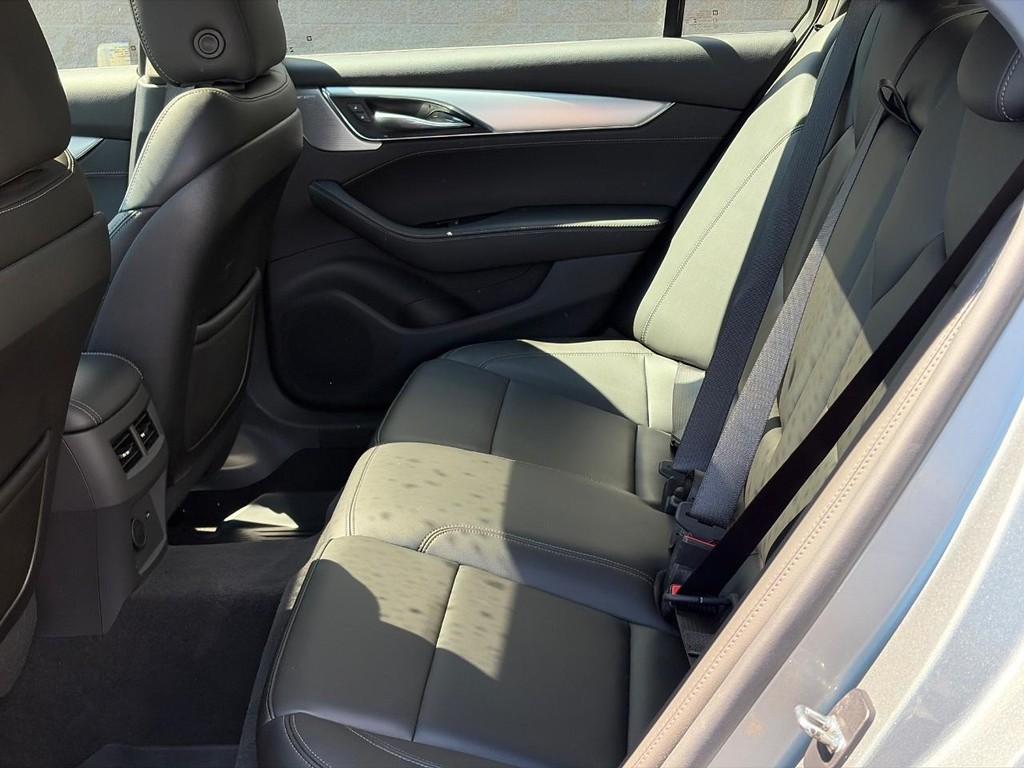 Cadillac CT5 Vehicle Full-screen Gallery Image 07