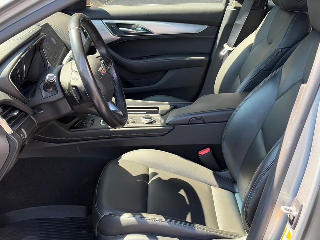 Cadillac CT5 Vehicle Full-screen Gallery Image 16