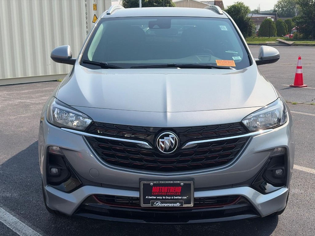 Buick Encore GX Vehicle Full-screen Gallery Image 02