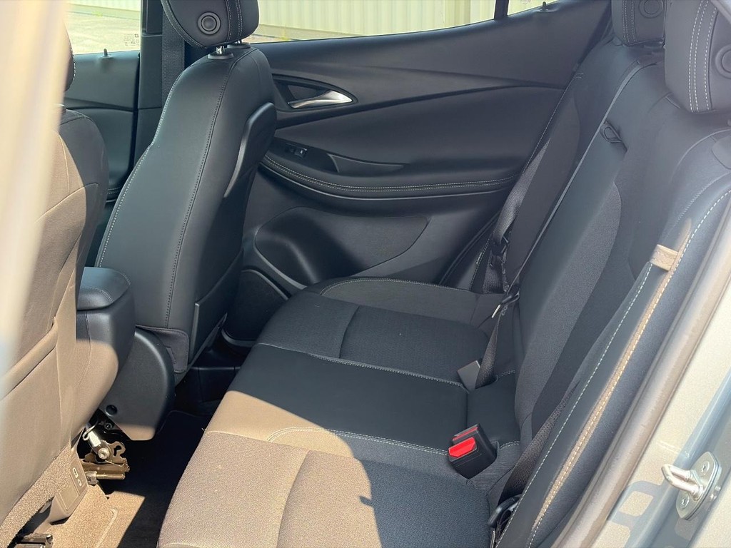 Buick Encore GX Vehicle Full-screen Gallery Image 09