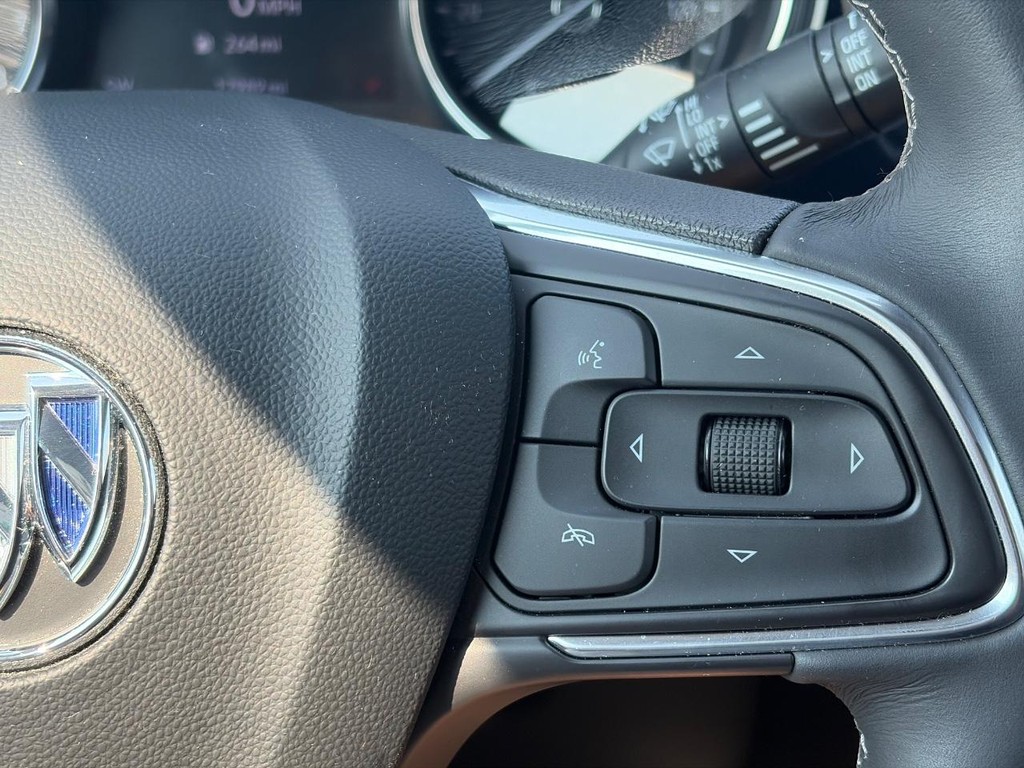 Buick Encore GX Vehicle Full-screen Gallery Image 23
