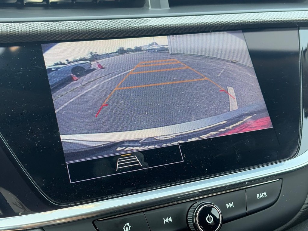 Buick Encore GX Vehicle Full-screen Gallery Image 25