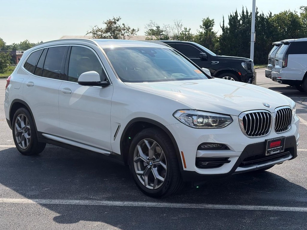 BMW X3 Vehicle Full-screen Gallery Image 03