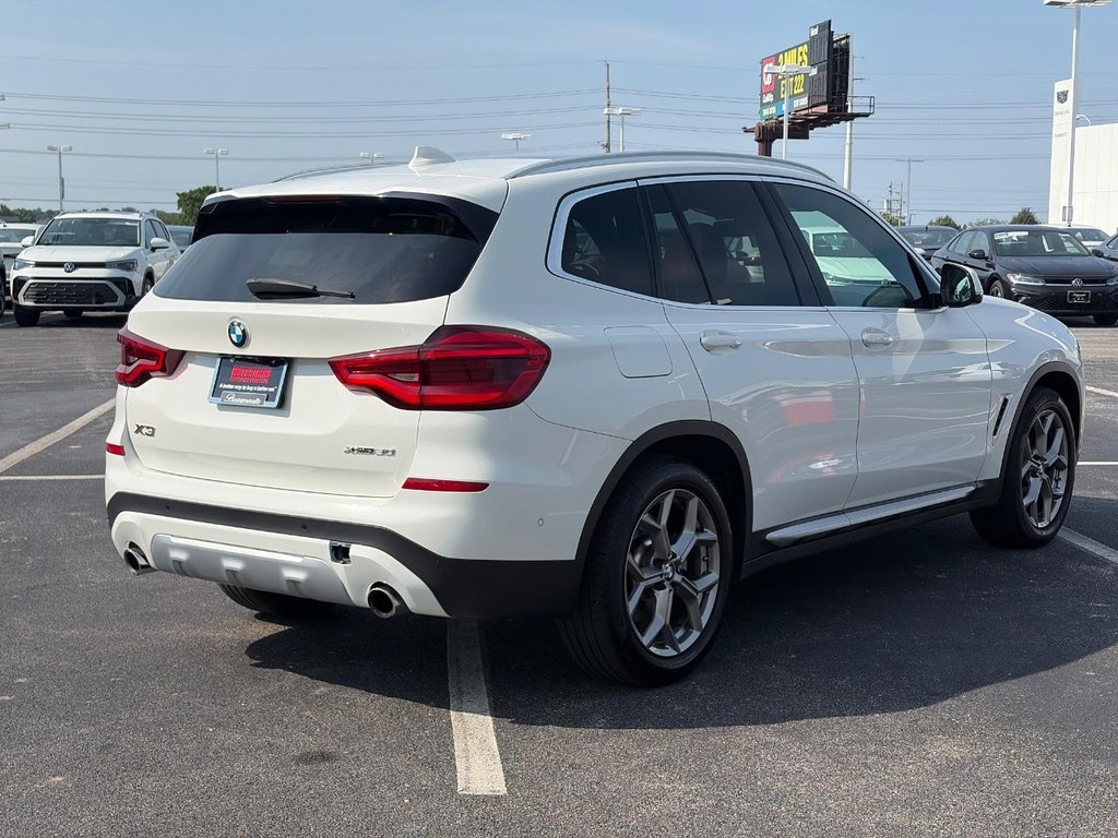 BMW X3 Vehicle Full-screen Gallery Image 05