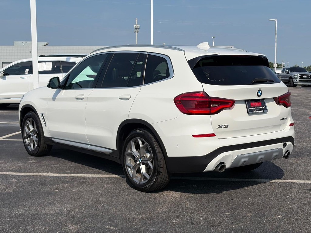 BMW X3 Vehicle Full-screen Gallery Image 08