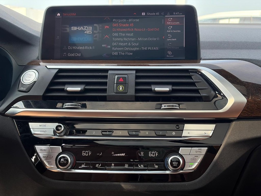 BMW X3 Vehicle Full-screen Gallery Image 15