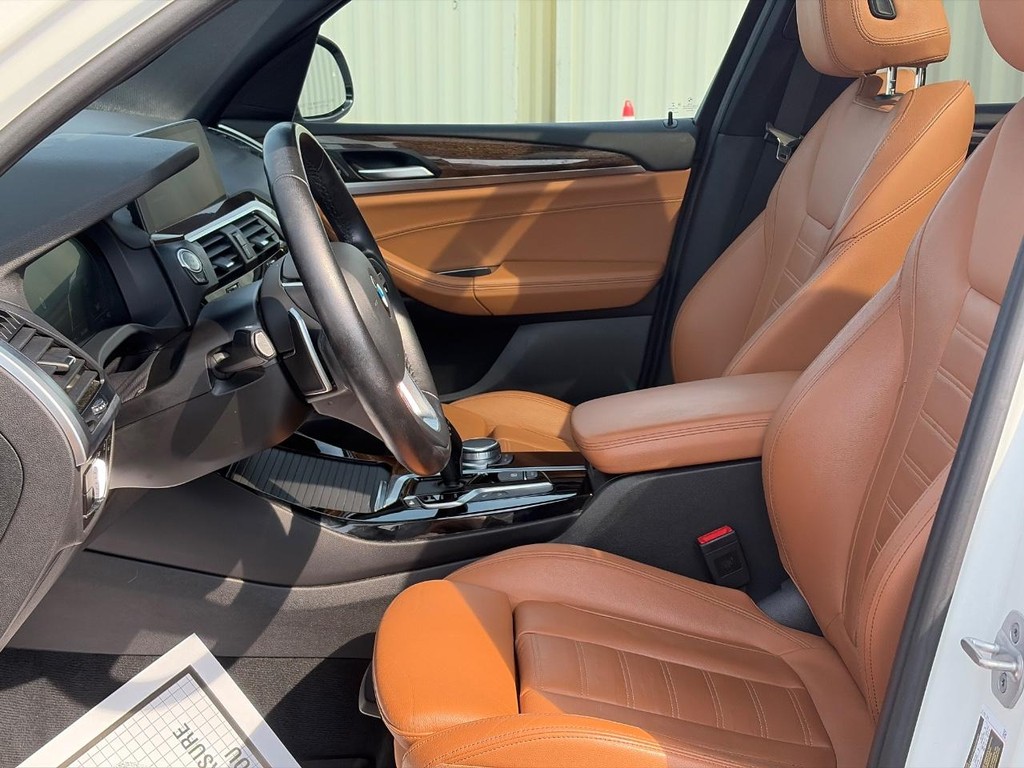 BMW X3 Vehicle Full-screen Gallery Image 19