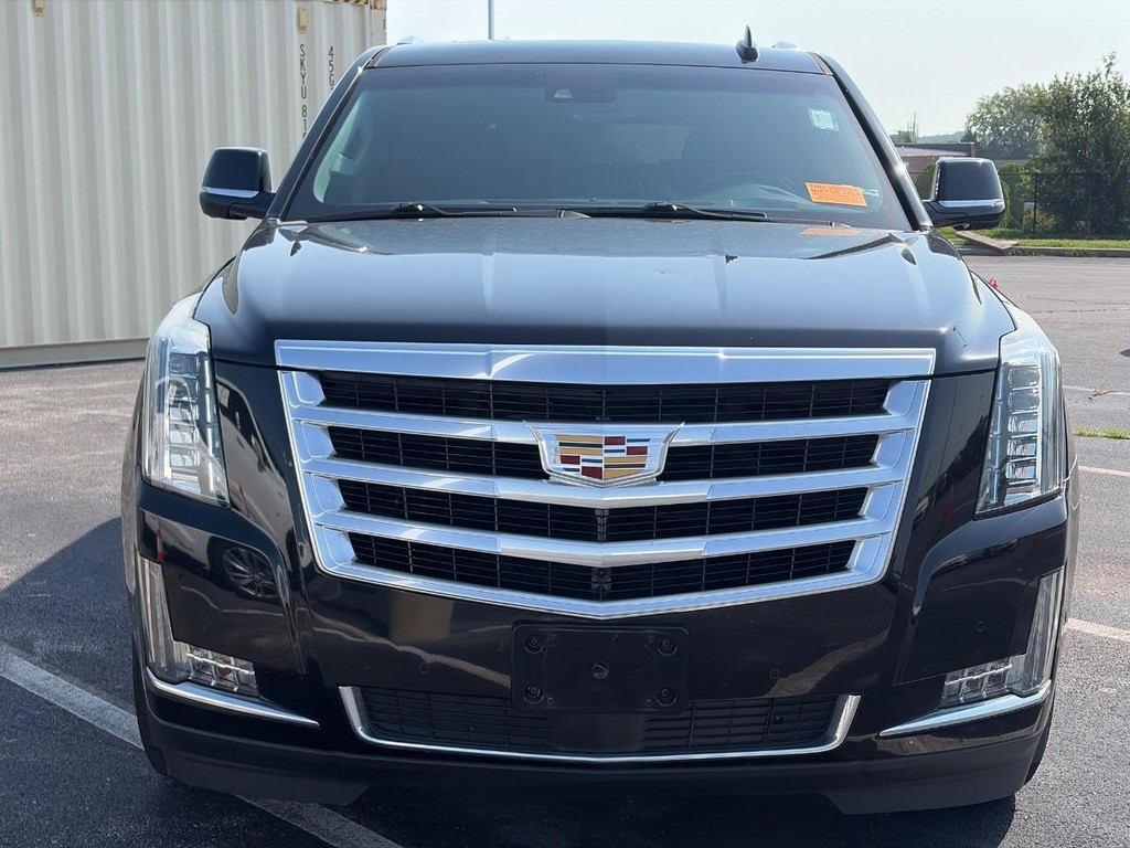 Cadillac Escalade ESV Vehicle Full-screen Gallery Image 02