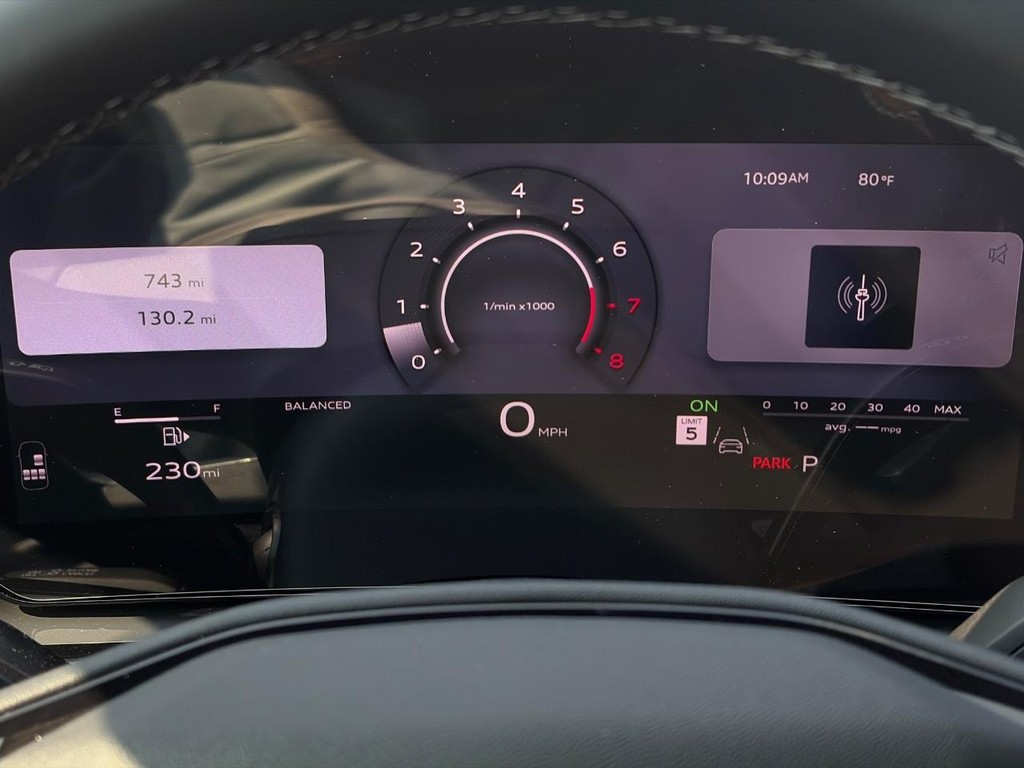 Audi A6 Sedan Vehicle Full-screen Gallery Image 28