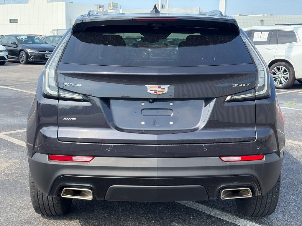 Cadillac XT4 Vehicle Full-screen Gallery Image 03
