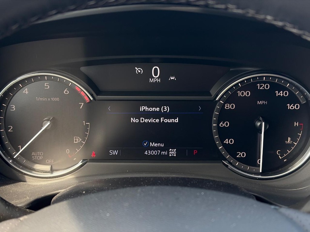 Cadillac XT4 Vehicle Full-screen Gallery Image 05