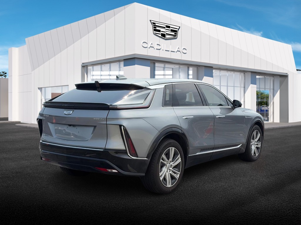 Cadillac LYRIQ Vehicle Full-screen Gallery Image 05