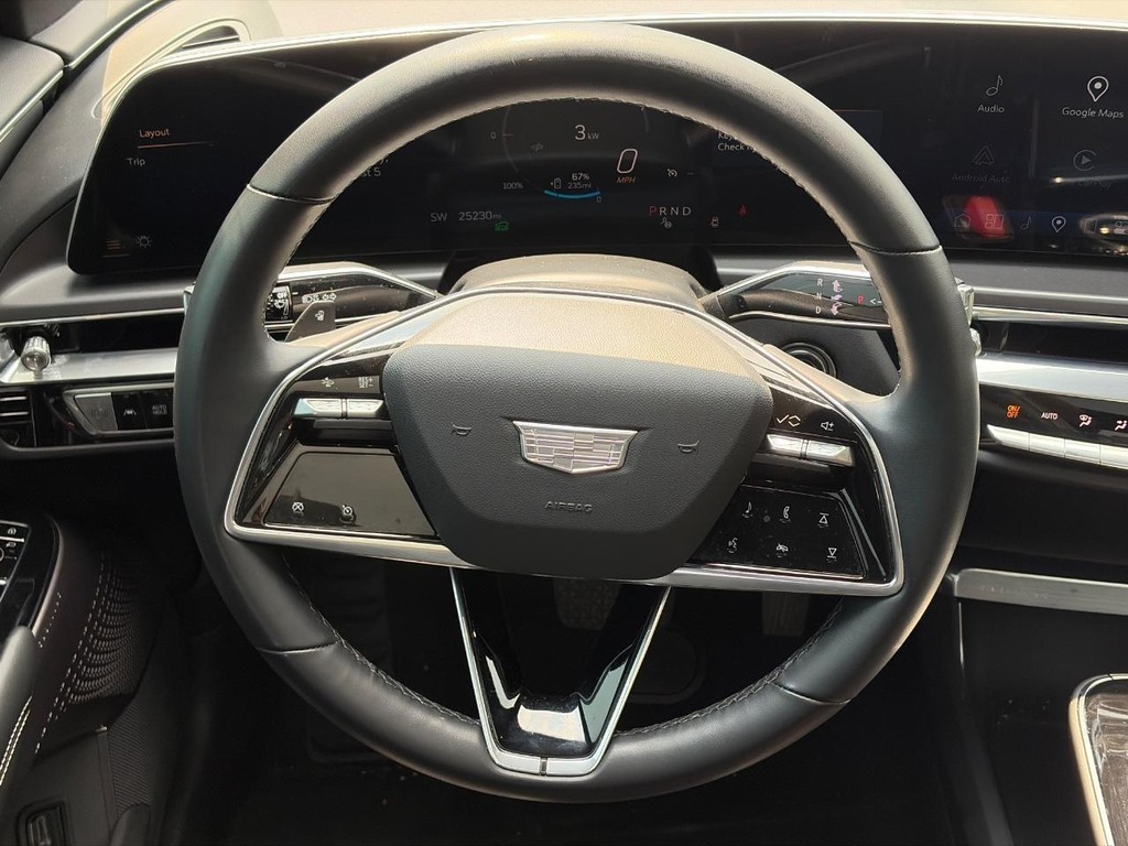 Cadillac LYRIQ Vehicle Full-screen Gallery Image 14
