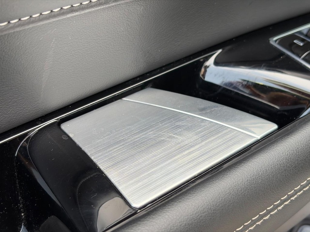 Cadillac LYRIQ Vehicle Full-screen Gallery Image 22