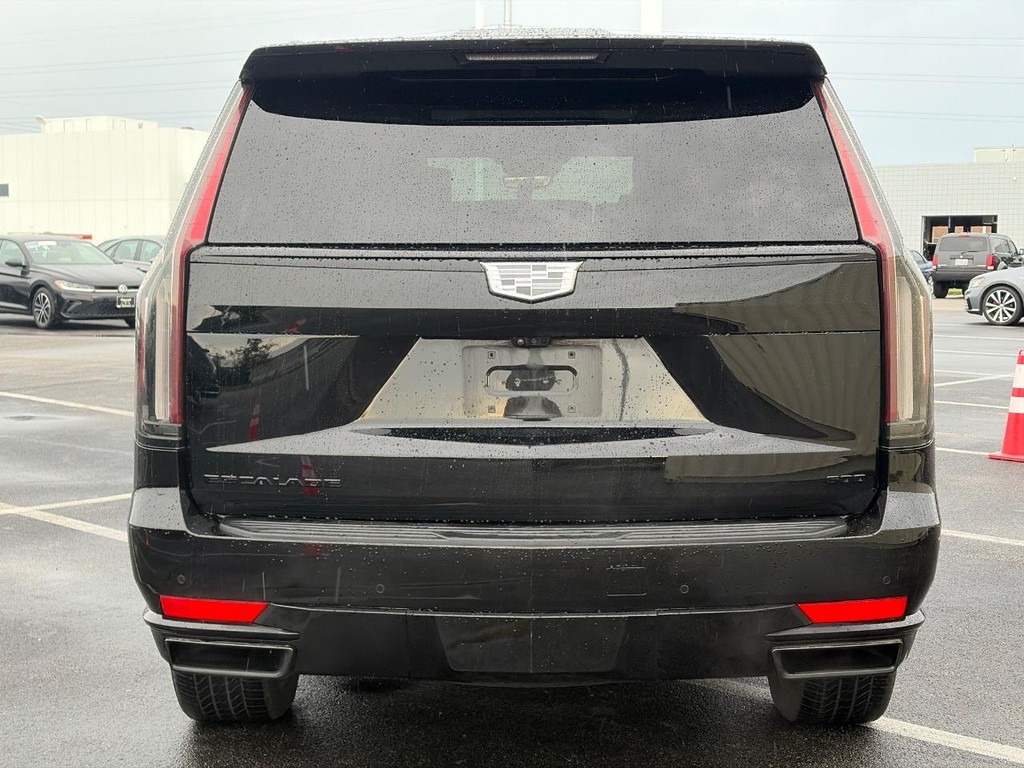 Cadillac Escalade Vehicle Full-screen Gallery Image 03