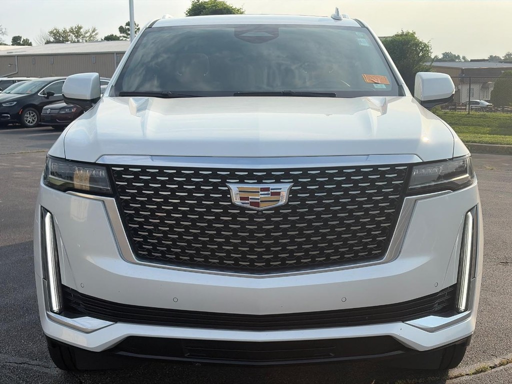 Cadillac Escalade ESV Vehicle Full-screen Gallery Image 02