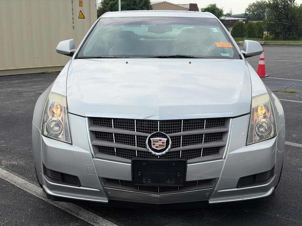 Cadillac CTS Sedan Vehicle Full-screen Gallery Image 02