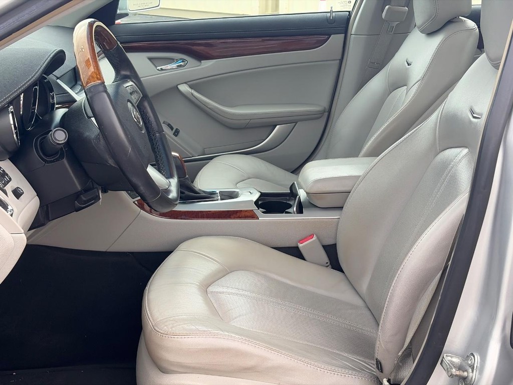 Cadillac CTS Sedan Vehicle Full-screen Gallery Image 04