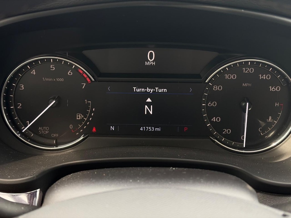 Cadillac XT4 Vehicle Full-screen Gallery Image 06