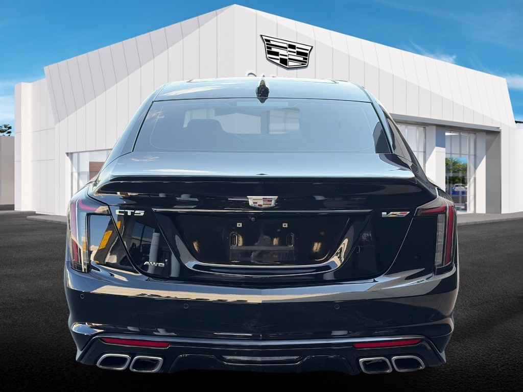 Cadillac CT5-V Vehicle Full-screen Gallery Image 03