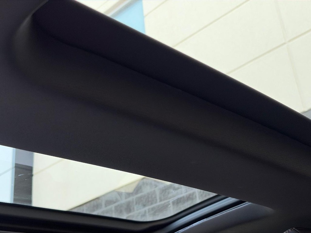 Cadillac CT5-V Vehicle Full-screen Gallery Image 09