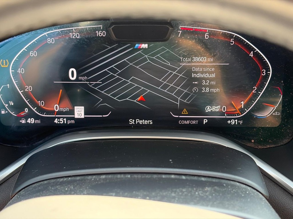 BMW 7 Series Vehicle Full-screen Gallery Image 06