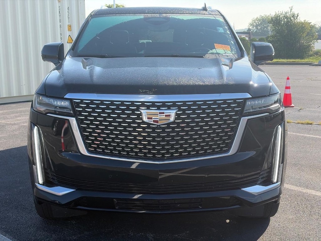 Cadillac Escalade Vehicle Full-screen Gallery Image 02