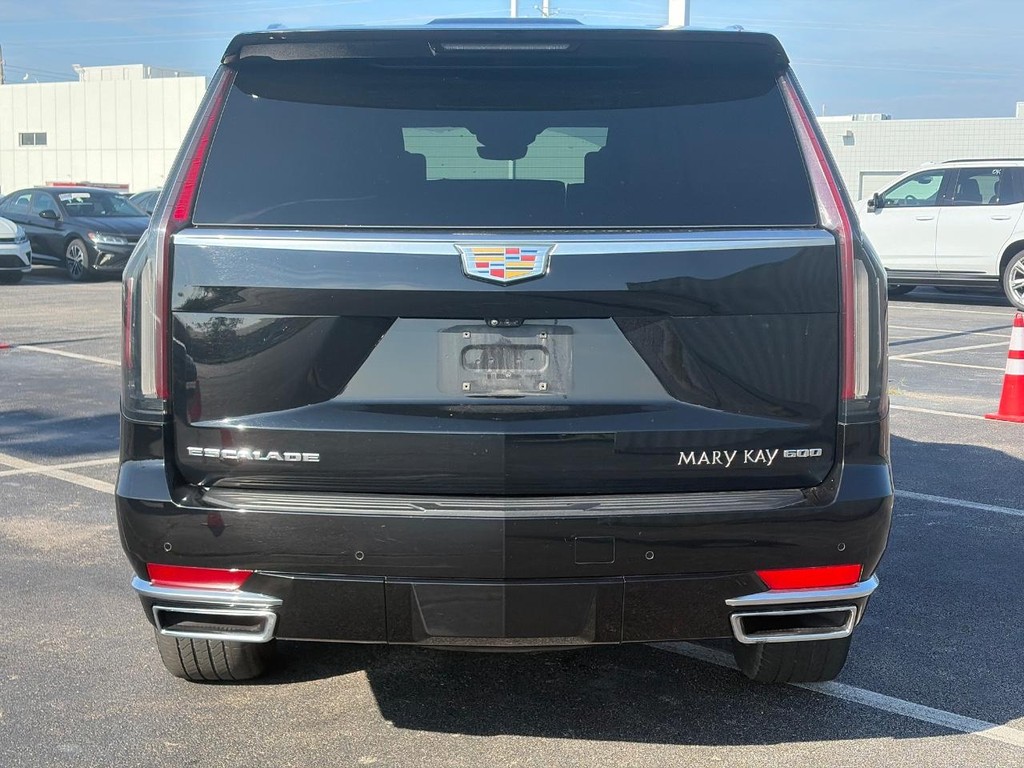 Cadillac Escalade Vehicle Full-screen Gallery Image 03
