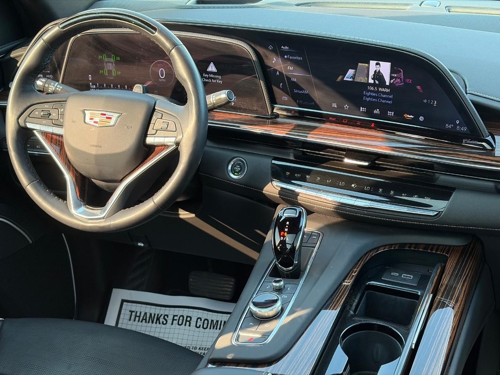 Cadillac Escalade Vehicle Full-screen Gallery Image 13