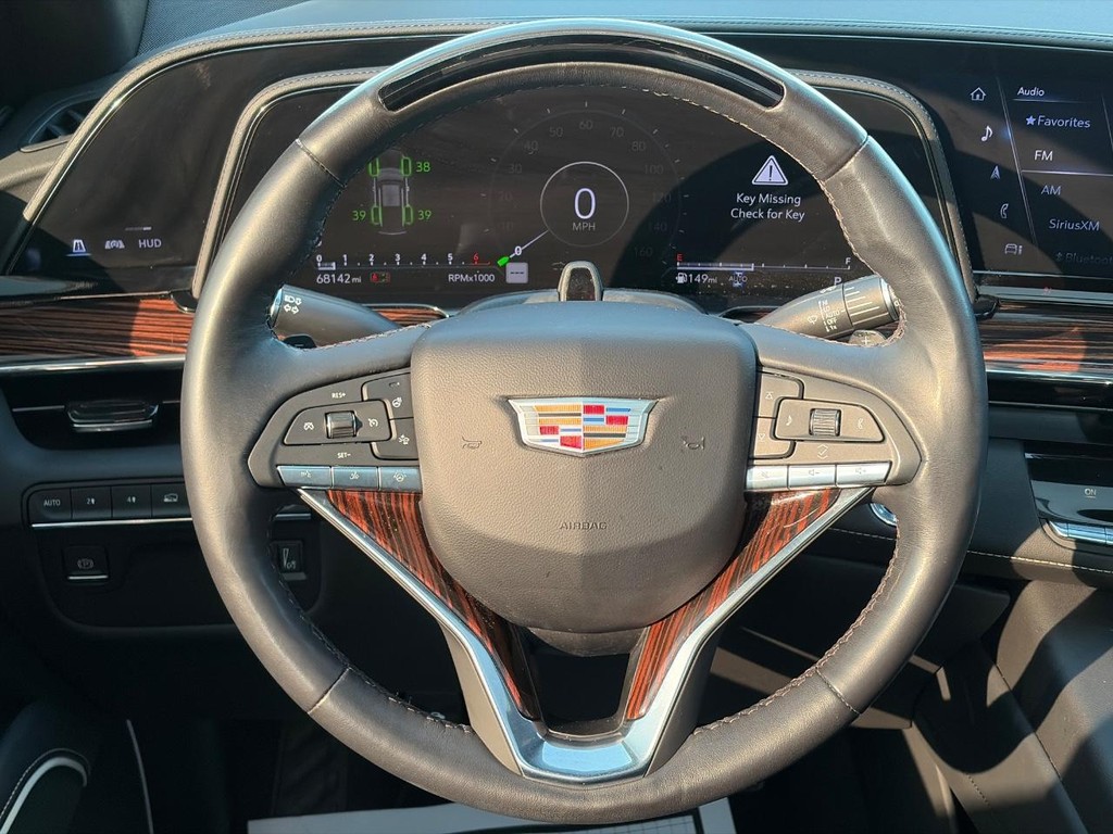Cadillac Escalade Vehicle Full-screen Gallery Image 14