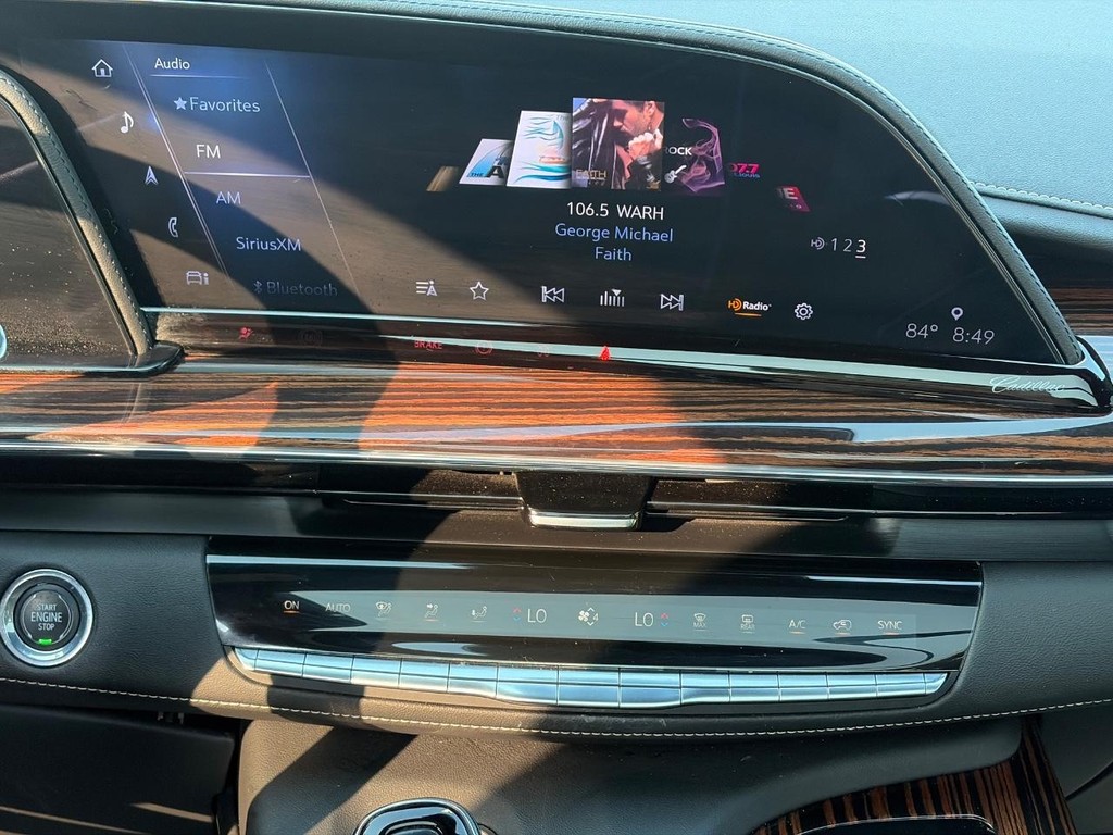 Cadillac Escalade Vehicle Full-screen Gallery Image 15