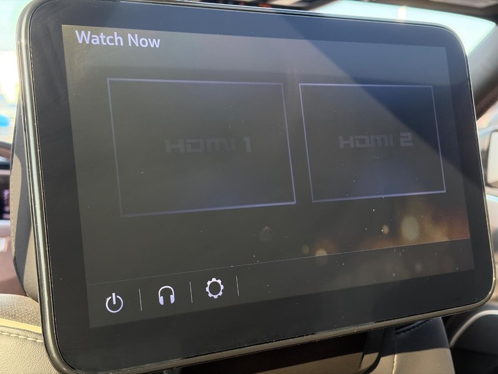 Cadillac Escalade Vehicle Full-screen Gallery Image 19
