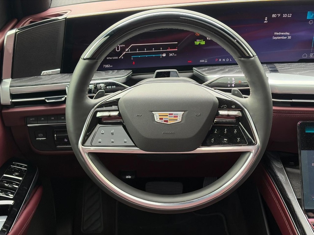 Cadillac Escalade Vehicle Full-screen Gallery Image 13