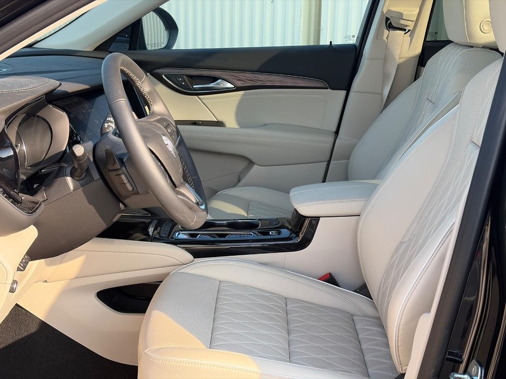 Buick Envision Vehicle Full-screen Gallery Image 02