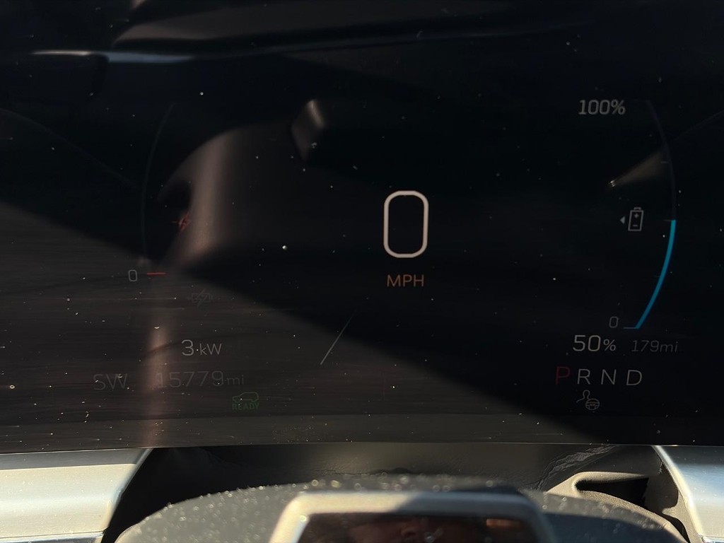 Cadillac LYRIQ Vehicle Full-screen Gallery Image 06