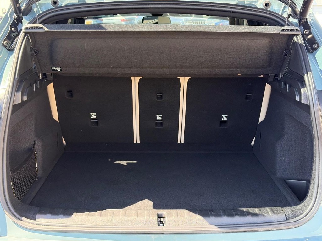 BMW X1 Vehicle Full-screen Gallery Image 08