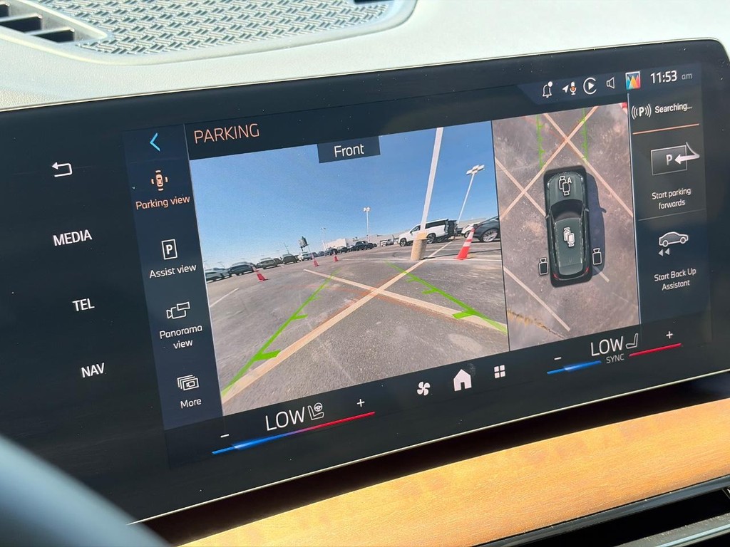 BMW X1 Vehicle Full-screen Gallery Image 31