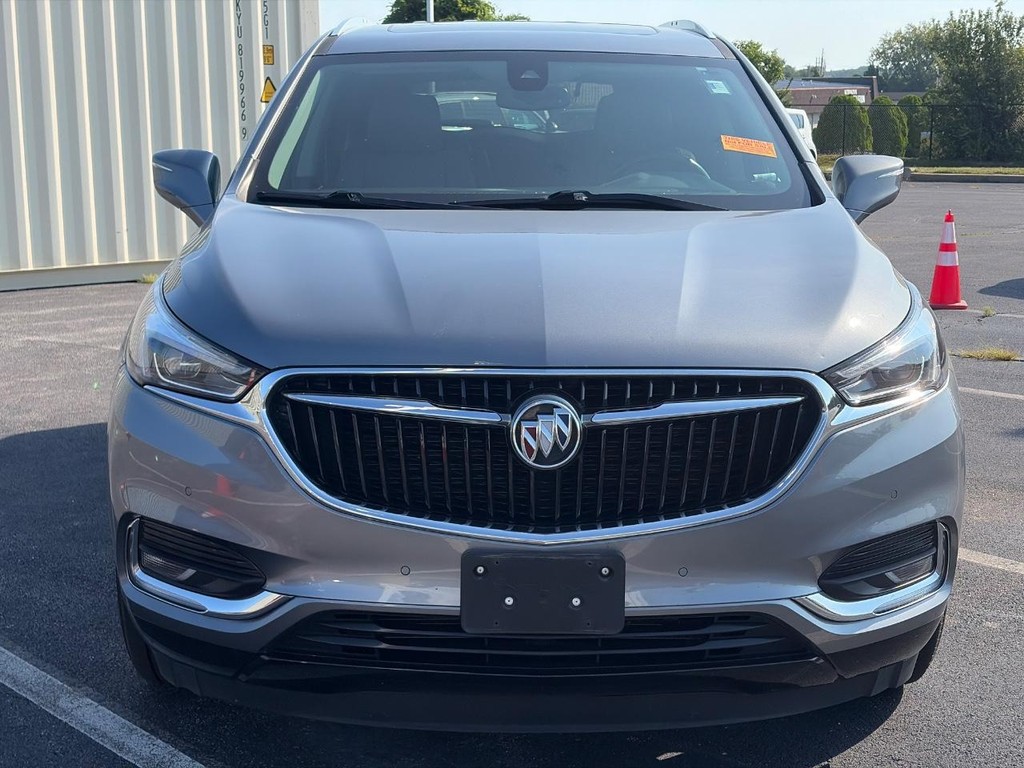 Buick Enclave Vehicle Full-screen Gallery Image 02