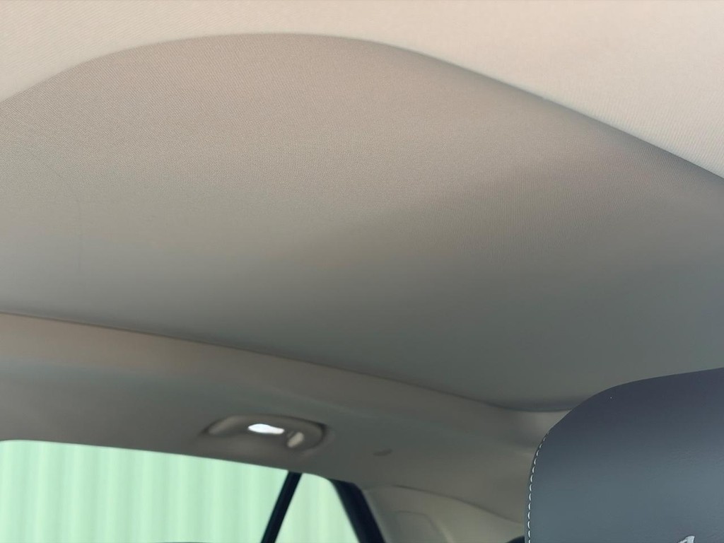 Buick Envision Vehicle Full-screen Gallery Image 05