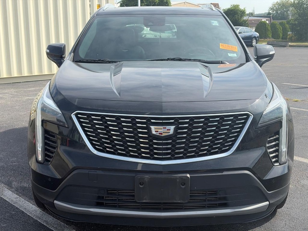 Cadillac XT4 Vehicle Full-screen Gallery Image 02