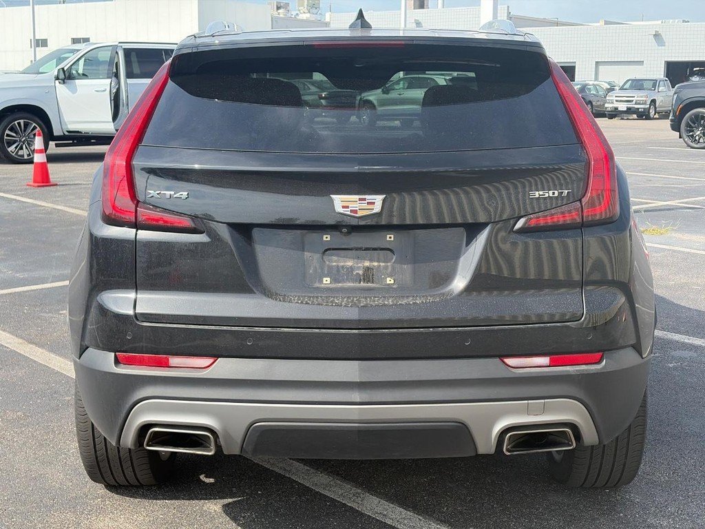 Cadillac XT4 Vehicle Full-screen Gallery Image 03