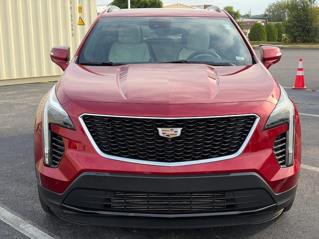 Cadillac XT4 Vehicle Full-screen Gallery Image 02