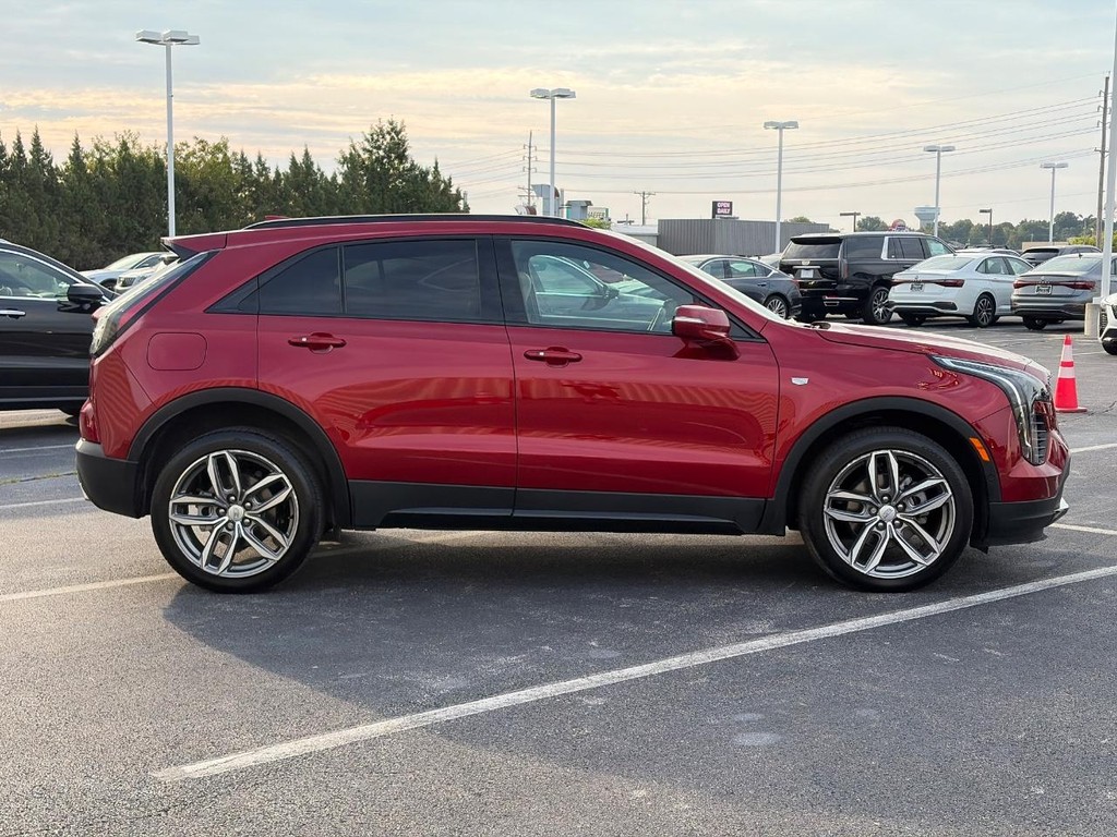 Cadillac XT4 Vehicle Full-screen Gallery Image 04
