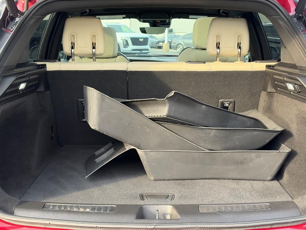 Cadillac XT4 Vehicle Full-screen Gallery Image 07