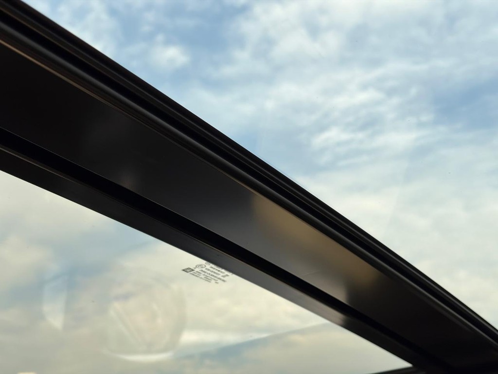 Cadillac XT4 Vehicle Full-screen Gallery Image 12