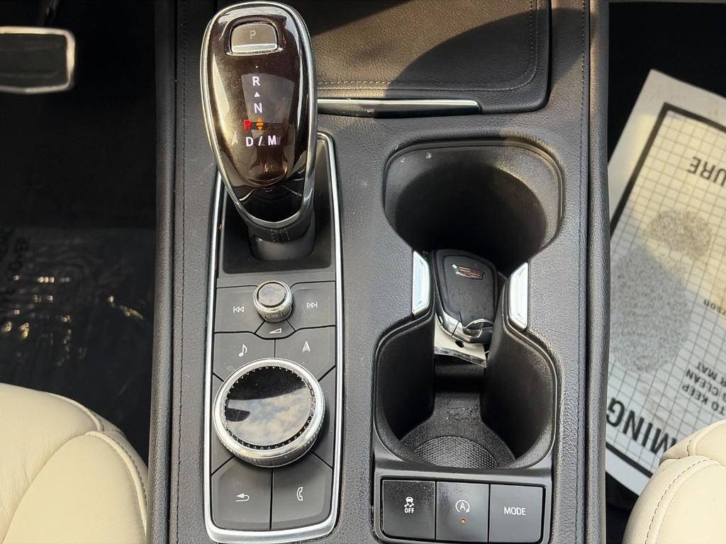 Cadillac XT4 Vehicle Full-screen Gallery Image 16