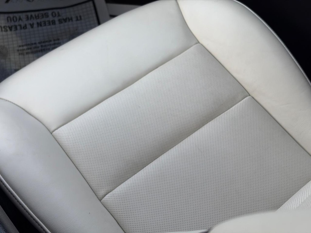 Cadillac XT4 Vehicle Full-screen Gallery Image 17