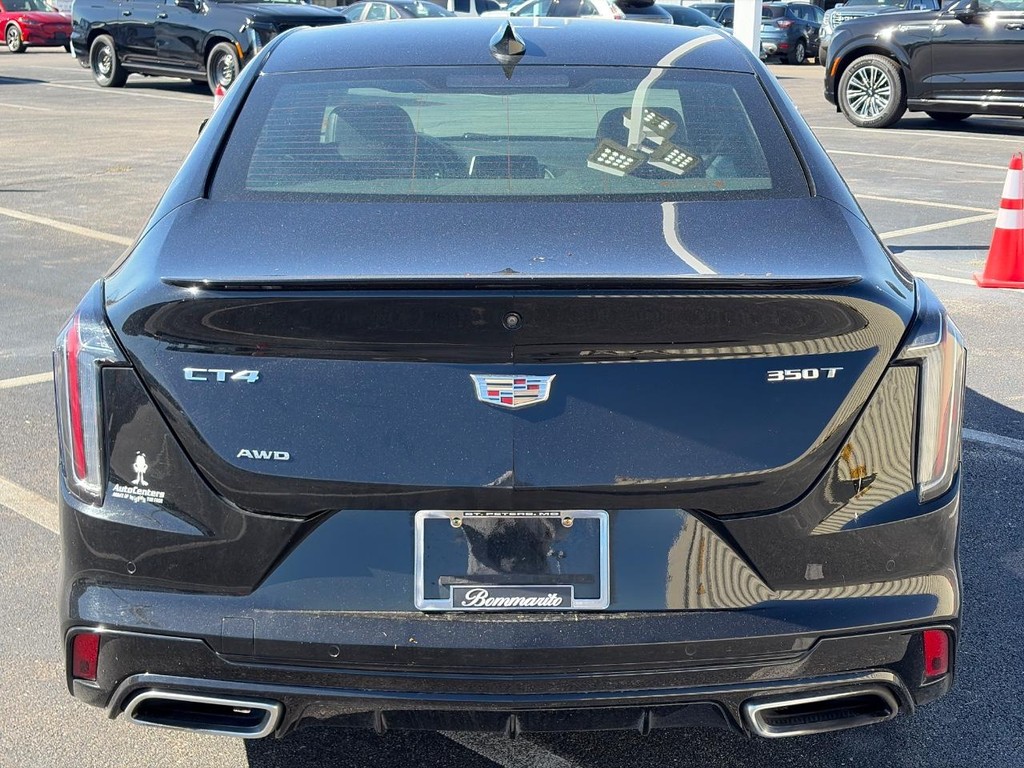 Cadillac CT4 Vehicle Full-screen Gallery Image 03