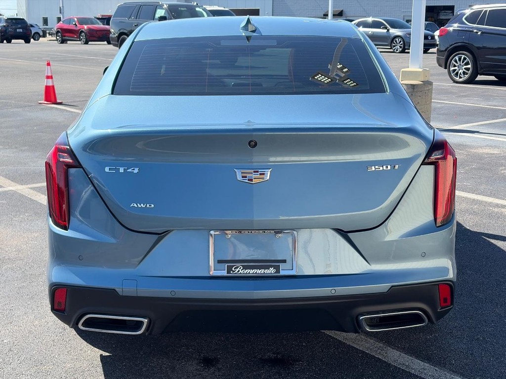 Cadillac CT4 Vehicle Full-screen Gallery Image 06