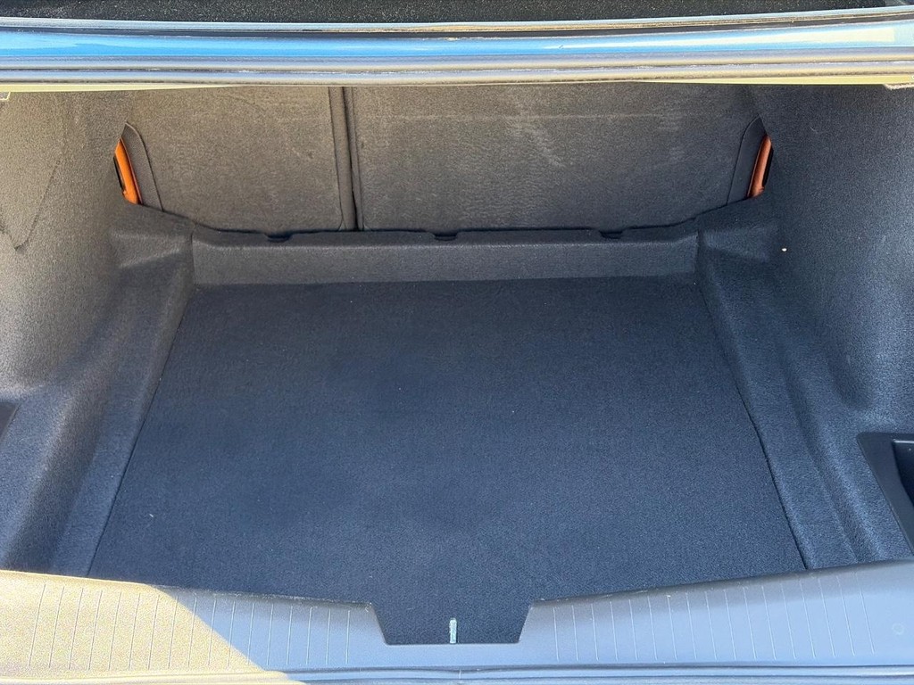 Cadillac CT4 Vehicle Full-screen Gallery Image 07